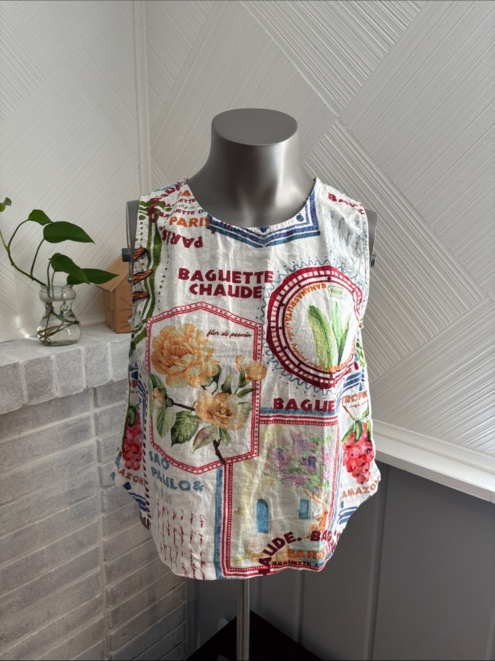 Postcard Stamp Print Cropped Linen Tank